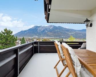 Sonniges Apartment mit traumhaftem Bergblick - Buchs - Балкон