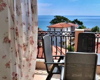 Sirena Palace Family Hotel - Obzor - Balcony
