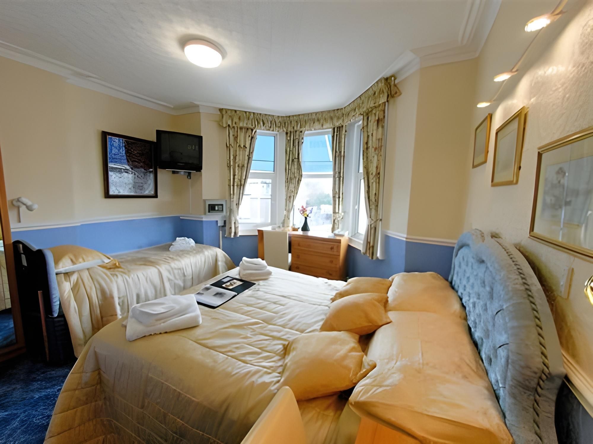 Saxonia Guest House - وستون-سوبر-مار - غرفة نوم