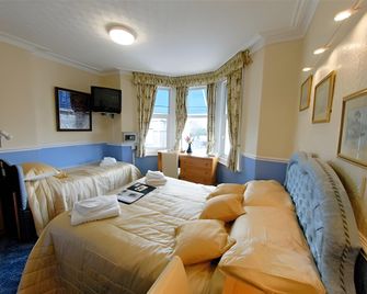 Saxonia Guest House - وستون-سوبر-مار - غرفة نوم