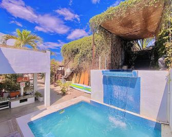 Perro Surfero Hotel Boutique - Todos Santos, Bcs - Todos Santos - Zwembad
