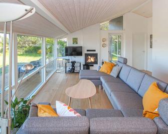 Gorgeous Home In Samso With Kitchen - Nordby - Wohnzimmer