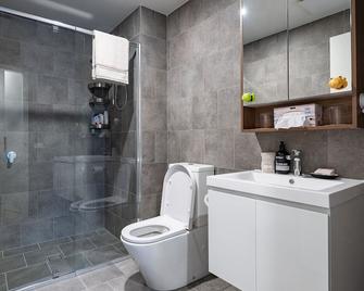 Luxury and Stylish Apt on NB Ave - Dickson - Bathroom