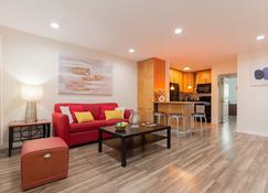 Redwood Place in Heart of Silicon Valley - Sunnyvale - Living room
