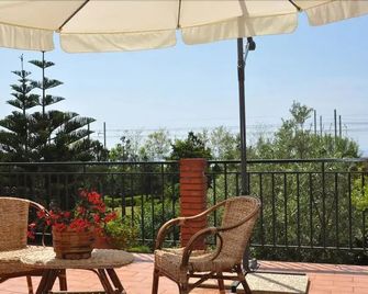 Villa Lidia - Paula - Balcón