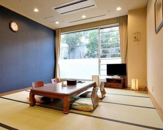 Hadano Yugawara Onsen Manyo no Yu - Hadano - Habitación