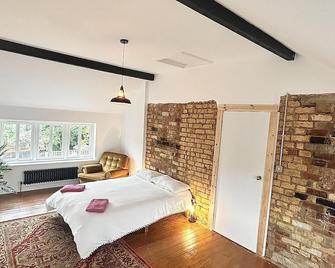 Northampton Oasis - 4 Bedroom House - Northampton - Bedroom