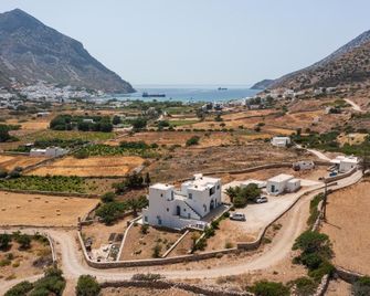 Peris Rooms - Artemonas