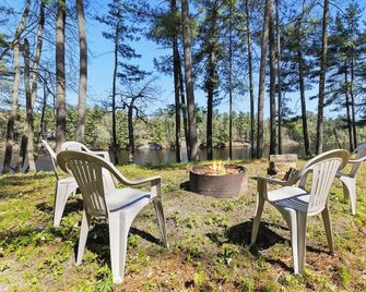 Charming Riverview Cottage Home in Black River Falls - Black River Falls - Patio
