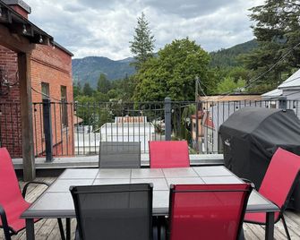 The Old Firehall - 5 - Rossland - Balcony