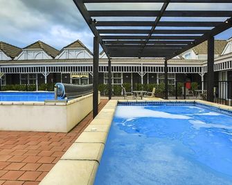 Lake Rotorua Hotel - רוטורואה - בריכה