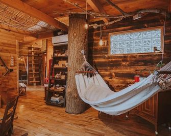 Treehouse on the Water -Eagles Nest-20 ft high - Port Angeles