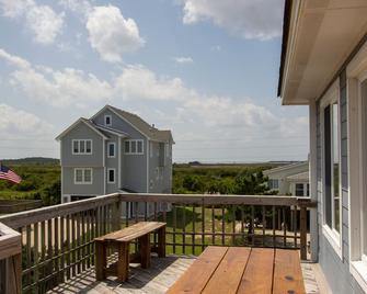 SNH418, Blue Cloud- Oceanside, Ocean views, sun decks, Hot Tub - Nags Head - Balkon