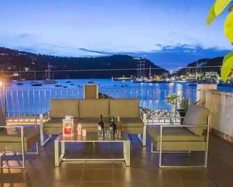 Villa de lujo en la playa. La Caleta. - Port de Sóller - Balkon