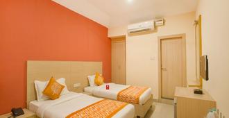 Oyo 10235 Oyster Transit Hotels - Hyderabad - Bedroom