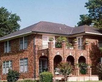 Far View - A Bed & Breakfast Estate - Brenham - Gebäude