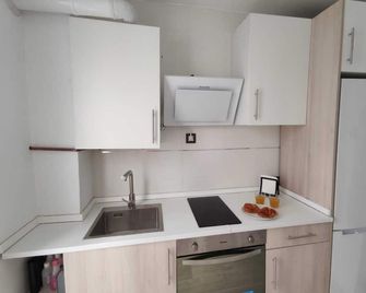 Apartamento Con Jacuzzi: El Rincon De Ay - Calatayud - Kuchyň