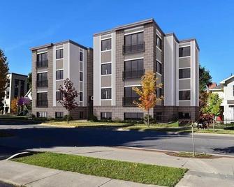 Downtown Traverse City Capri Condo 316 - Traverse City - Building