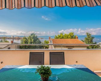 Gorgeous Apartment In Omisalj With Wifi - Omisalj - Balkon