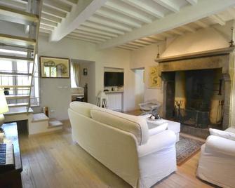 Nice Villa with Private Pool & Large Garden near Cortona - Piegaio - Sala de estar