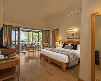 Baikunth Resort, Kasauli by Leisure Hotels - Kasauli - Bedroom
