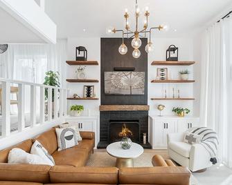 3854 La Playa - Oceanfront Condo Near Wharf, Pool - Monterey - Living room