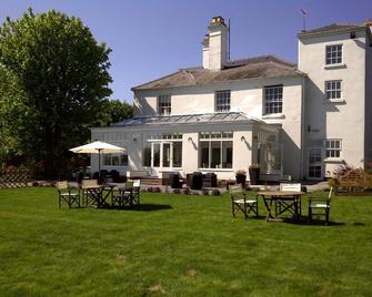 Fishmore Hall Hotel and Boutique Spa - Ludlow - Binnenhof