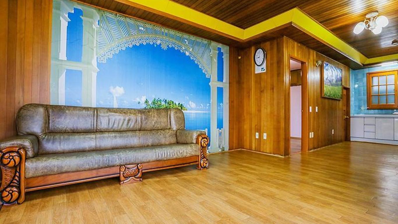 Tongyeong Tiberias Pension