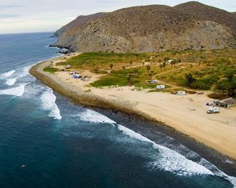 Beachfront Villa/Pool & Jacuzzis Infront of Famous Surf Break! - El Pescadero - Playa