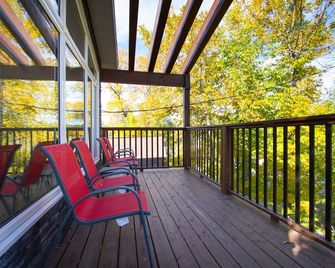 Grand Beach Luxury Cabin Grandbeach Manitoba Grand Marais optional hot tub - Grand Marais - Balcony