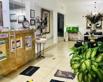 El Rincon de Los Angeles - Colima - Vastaanotto