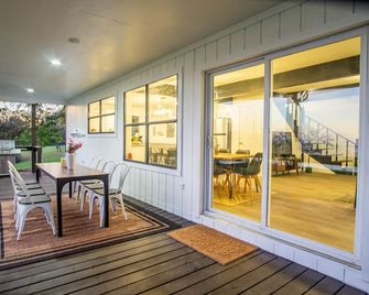 Tranquil Lakefront Retreat with Boat Dock - Richland Chambers Lake - Corsicana - Balcony