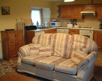 Pond Cottage - Lanark