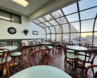 Dakota Inn - מינוט - מסעדה