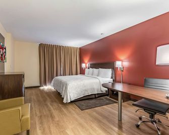 Red Roof PLUS+ & Suites Houston – IAH Airport SW - Houston - Habitación