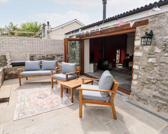 Lime Kiln Cottage - Bridgend - Patio