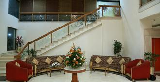 Hotel Amar Vilas - Indore - Lobby