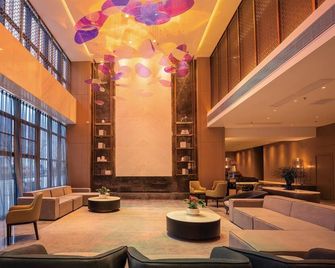 Xinyi Central Orange Crystal - Linyi - Lounge