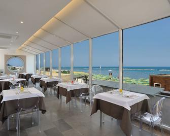 Nazioni 酒店 - 佩沙洛 - 佩扎羅 - 餐廳