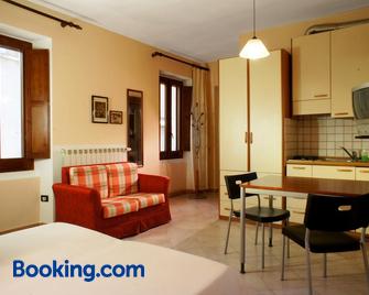 Bed And Breakfast L'Annunziata - Sulmona - Bedroom