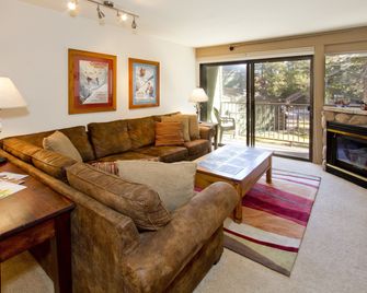 St Anton Condos with Rec Center - Mammoth Lakes - Living room