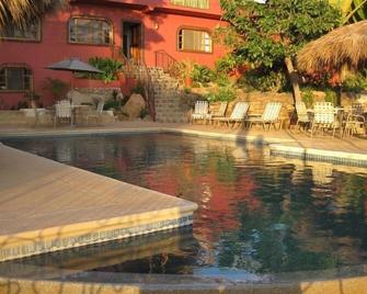 Chacala Beachfront Home with Awesome Views - Chacala - Alberca