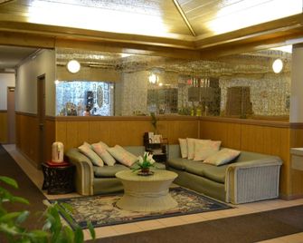 West Plaza Desekel - Koror Town - Recepción