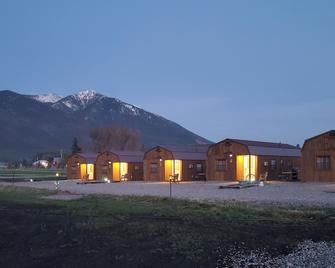 Glacier Acres Guest Ranch - Columbia Falls - Edificio