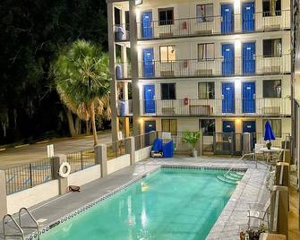 Loyalty Inn Tallahassee - Tallahassee - Pool