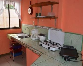 Cabinas Finca La Amistad - Río Cuarto - Kitchen