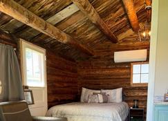 Rustic Cabin in the City - Richfield - Bedroom