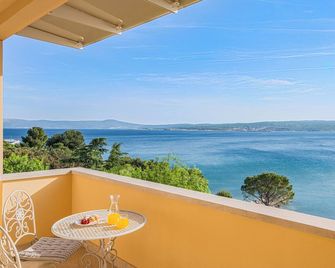 هيريتيدج هوتل ستيبيا - كريكفينيكا - شرفة