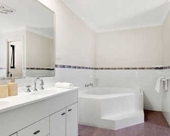 Water Lane - Swimming Pool - 4 Mins Walk to Bay - Callala Bay - Baño