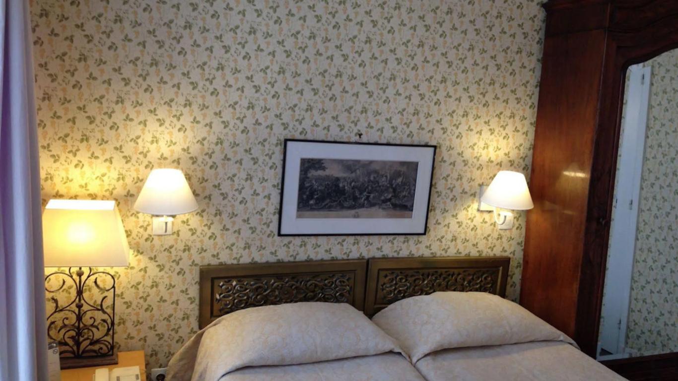 Agora Hotel